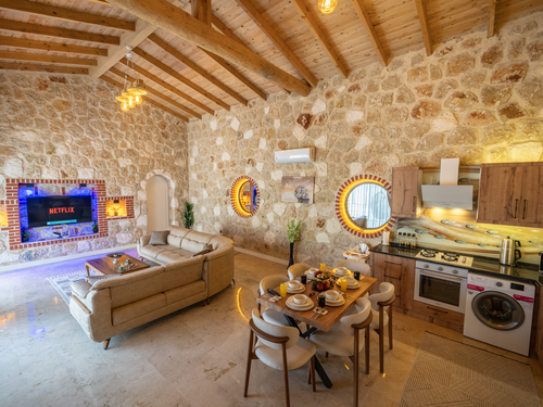  gece  -  Kasım
  | Kalkan Akbel'de Muhafazakar Aile İçin Özel Havuzlu Jakuzili Villa